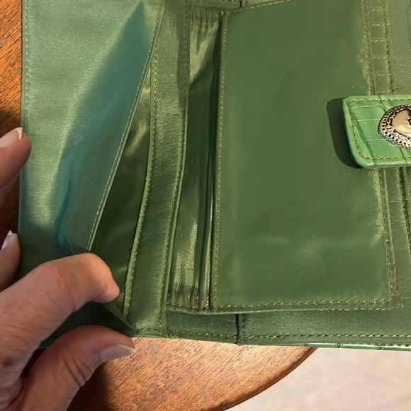 Accessorize,  Kisslock long Wallet  checkbook holder card slots  2 ID windows si - Picture 13 of 16